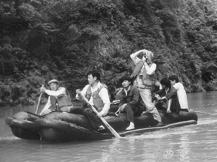 1991年陈复礼与陈勃在张家界茅岩河采风2 拷贝副本.jpg 1991年陈复礼与陈勃在张家界茅岩河采风2 拷贝副本.jpg