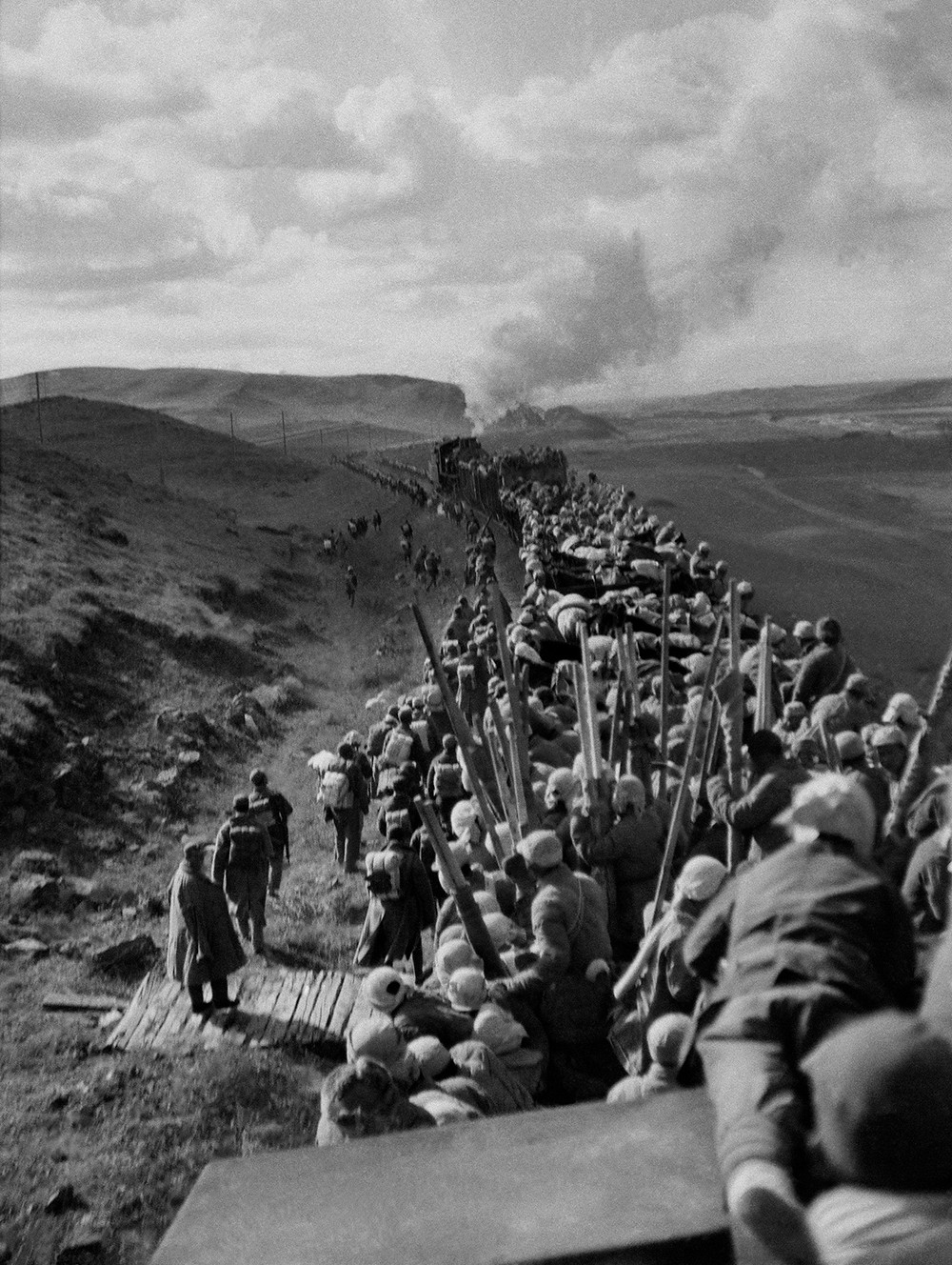 乘车西进 ，河北张家口，1945 石少华.jpg