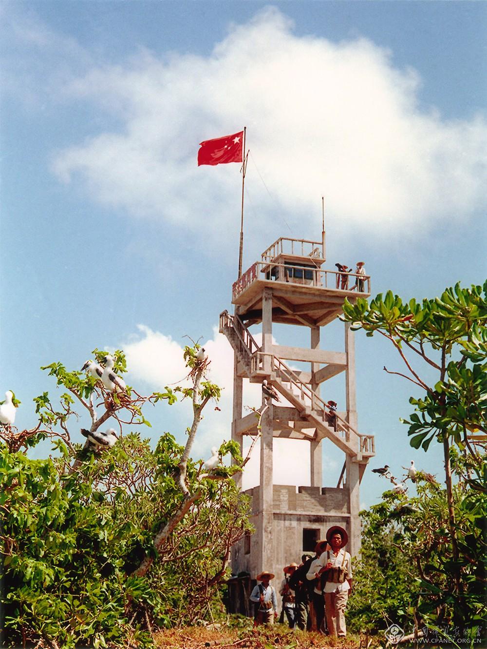 五星红旗飘扬在西沙群岛 20.jpg