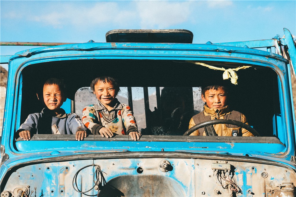 01-《童年梦》摄 影:尼周(藏族)光影助学工程六校区高中一年级.JPG