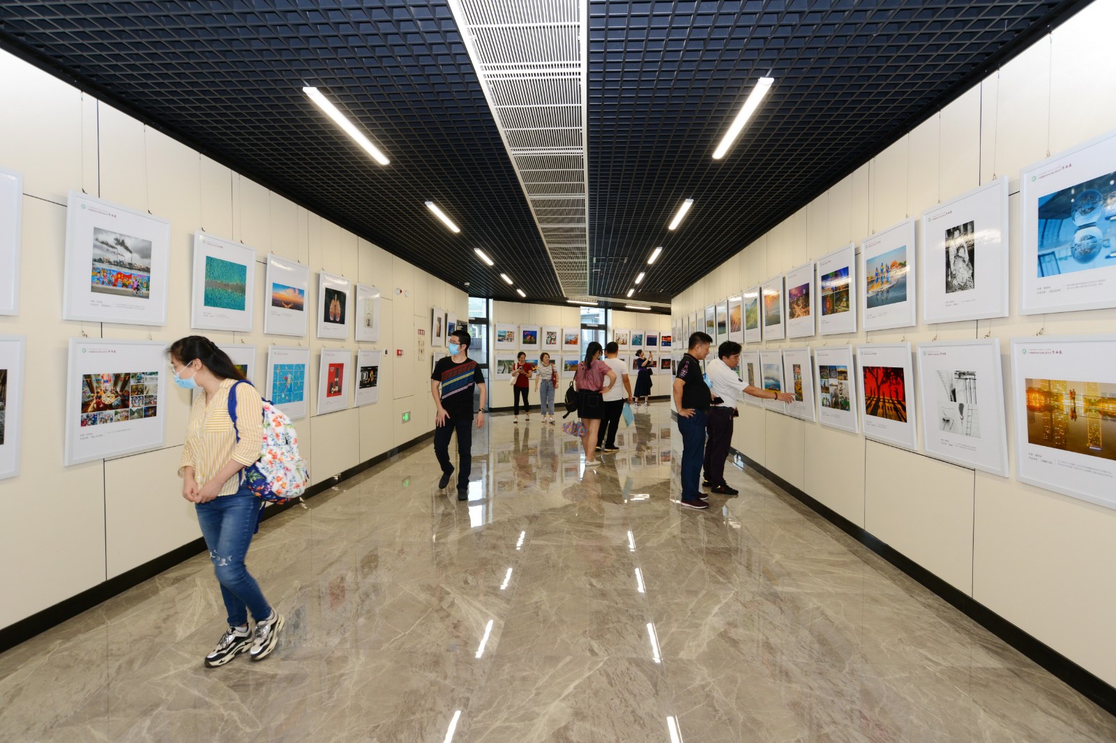 影友参观展览  罗泽成DSC_0231_.JPG